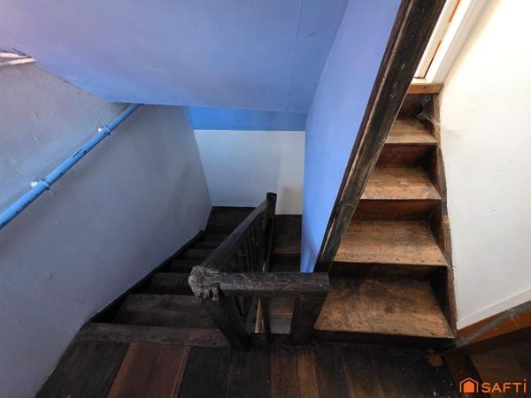 Maison atypique avec charme à réinventer en Plein Aspet