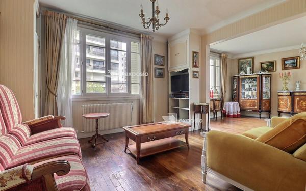 Appartement à vendre    3 pièces • 79,52 m2 Paris 20