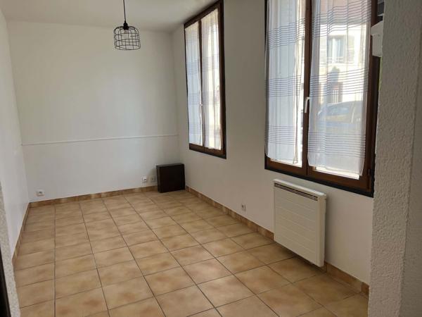 Maison de ville 61m2 F3 650 € / mois C.C.*