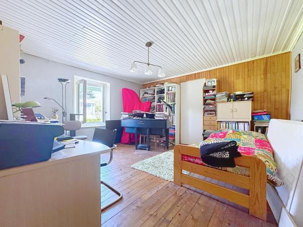 Vue dominante sur la vallée, maison individuelle avec terrasse sur les hauteurs de Coublevie