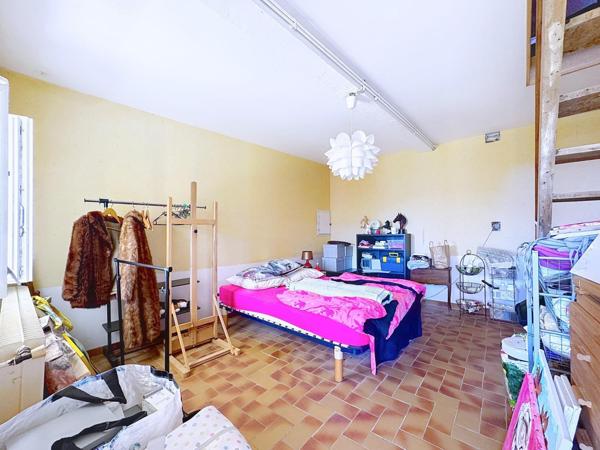 Vue dominante sur la vallée, maison individuelle avec terrasse sur les hauteurs de Coublevie