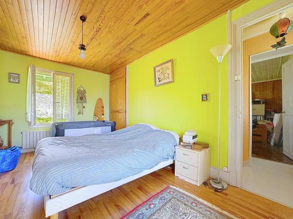 Vue dominante sur la vallée, maison individuelle avec terrasse sur les hauteurs de Coublevie