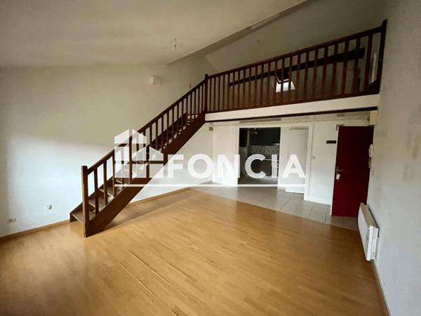 Location Studio 41.37 m² - 4 RUE DE LA HALLE Bourgoin Jallieu 38300
