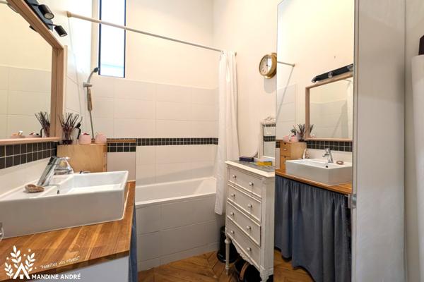 Appartement
         6 pièces
        - 197 m² Exclusivité 880 000 € *