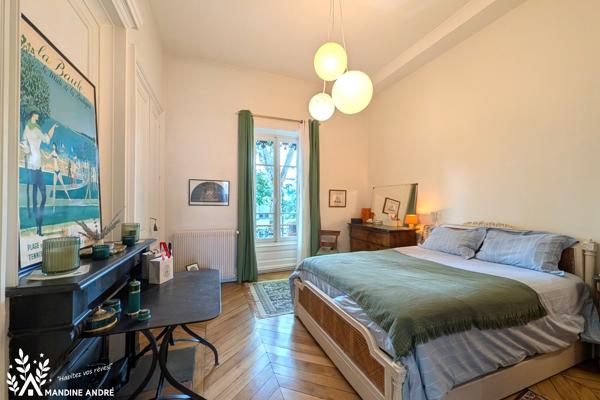 Appartement
         6 pièces
        - 197 m² Exclusivité 880 000 € *