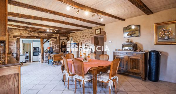 À vendre Maison 6 pièces 150 m² - Saint-christophe-vallon 12330