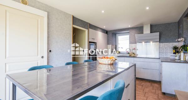 À vendre Maison 6 pièces 150 m² - Saint-christophe-vallon 12330