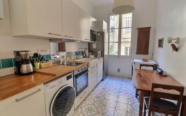 Appartement à vendre    4 pièces •  Marseille 1