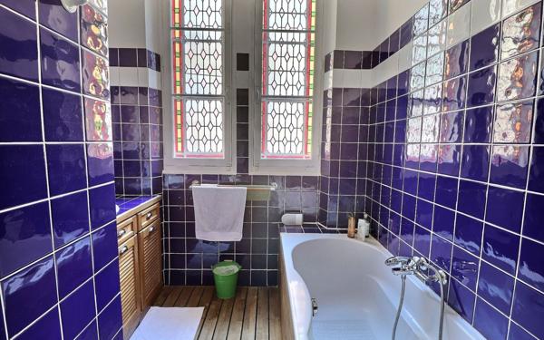 Appartement à vendre    4 pièces •  Marseille 1