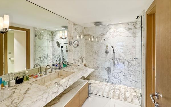 Appartement à vendre    4 pièces • 130 m2 Cannes