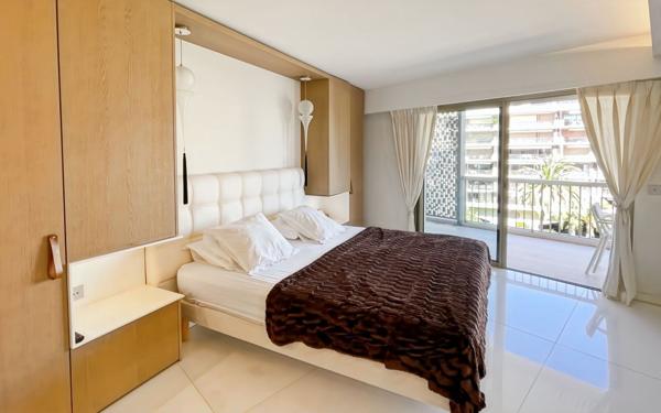 Appartement à vendre    4 pièces • 130 m2 Cannes