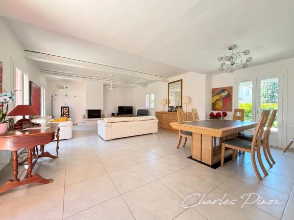 Maison à vendre 7 pièces SAINT CANNAT (13)