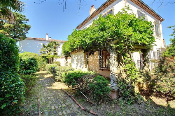 A vendre, maison centre ville avec jardin Biarritz