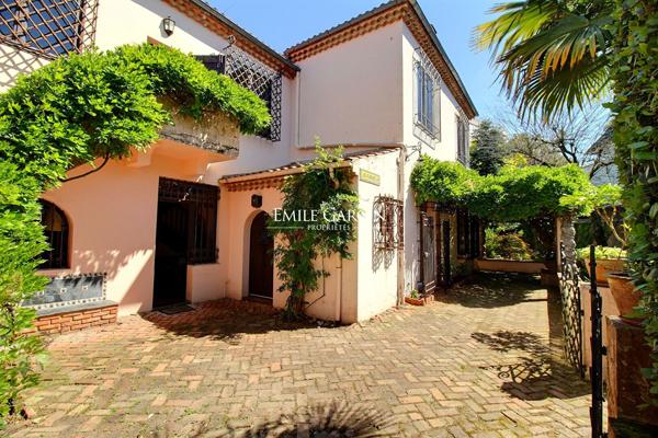 A vendre, maison centre ville avec jardin Biarritz