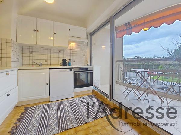 COUP DE COEUR ! Beau 2 pièces avec parking et cave !