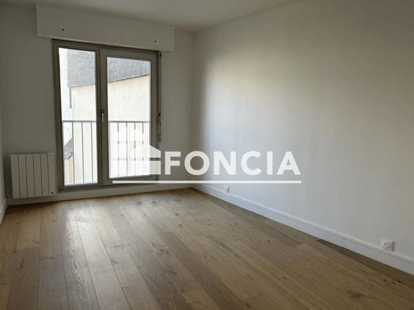 Location Appartement 5 pièces 107.74 m² - 12 RUE DU BOIS MERRAIN Chartres 28000