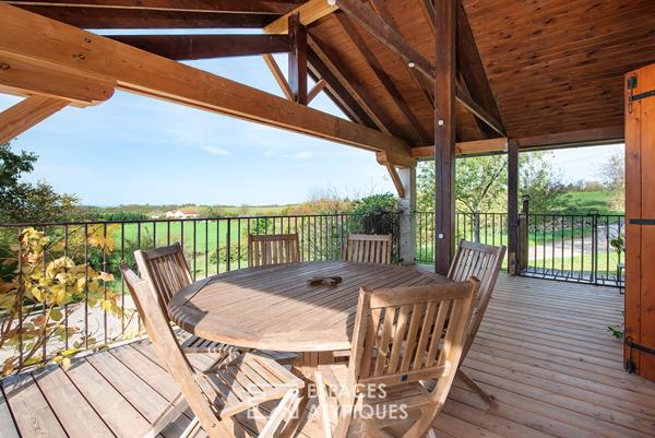 Ensemble immobilier avec gîtes et piscine dans la campagne tarnaise