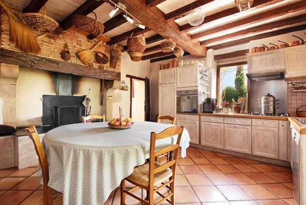 Ensemble immobilier avec gîtes et piscine dans la campagne tarnaise