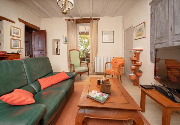 Ensemble immobilier avec gîtes et piscine dans la campagne tarnaise