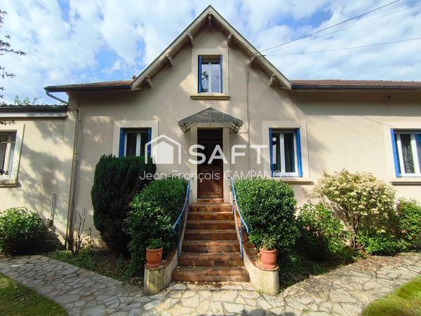 Grande maison familiale avec piscine et dépendance