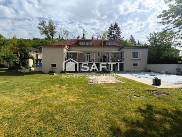 Grande maison familiale avec piscine et dépendance