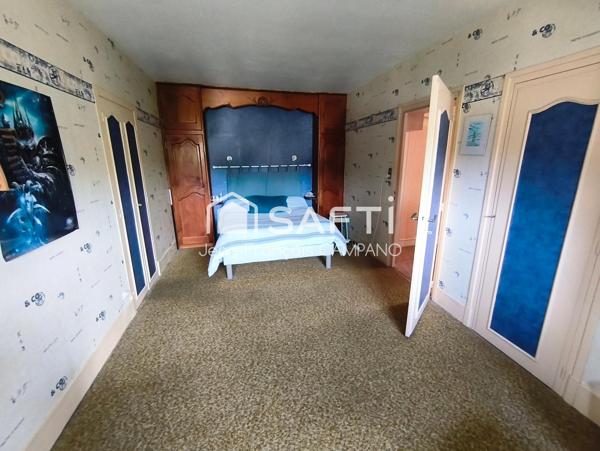 Grande maison familiale avec piscine et dépendance
