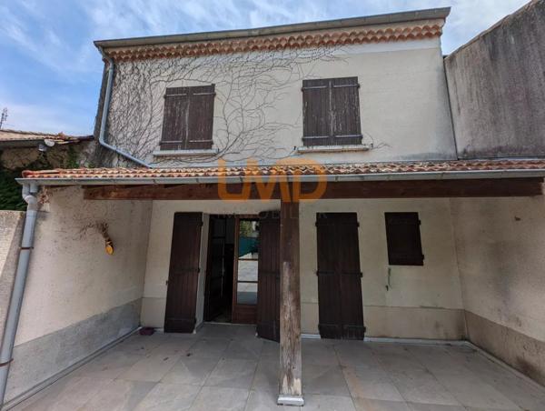 Maison de Village avec Grande Terrasse et Local Commercial