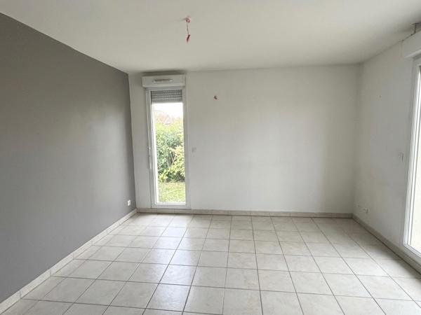 Résidence LE CLOS DE CEDRES - Maison T4 mitoyenne 80 m² avec terrasse, garage, piscine et cadre verdoyant