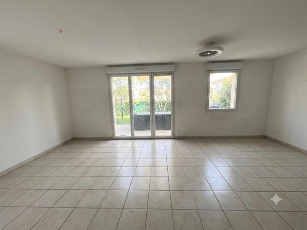 Résidence LE CLOS DE CEDRES - Maison T4 mitoyenne 80 m² avec terrasse, garage, piscine et cadre verdoyant