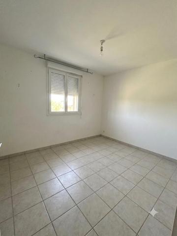 Résidence LE CLOS DE CEDRES - Maison T4 mitoyenne 80 m² avec terrasse, garage, piscine et cadre verdoyant