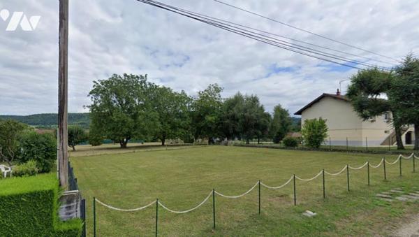 TERRAIN CONSTRUCTIBLE A BUVILLY (39800)