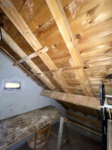 Maison à vendre à Saint-Chély-d'Apcher en Lozère (48200), ref : 48032-191