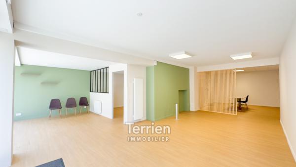 Local commercial entièrement rénové Chalonnes-sur-Loire (49290)