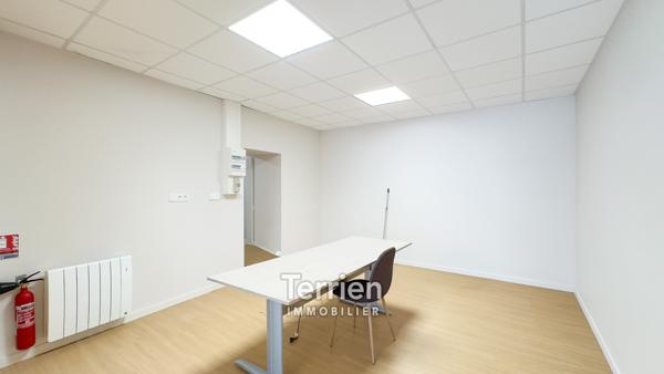 Local commercial entièrement rénové Chalonnes-sur-Loire (49290)