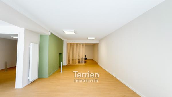 Local commercial entièrement rénové Chalonnes-sur-Loire (49290)