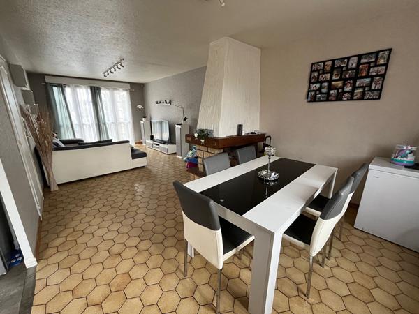 Maison familiale à Bonchamp-lès-Laval, proche de toutes commodités