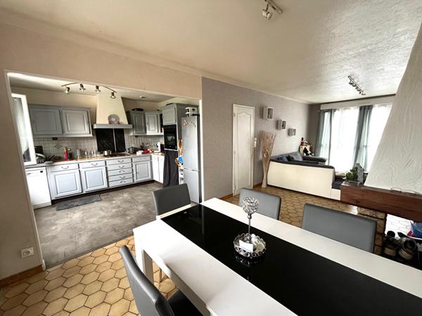 Maison familiale à Bonchamp-lès-Laval, proche de toutes commodités