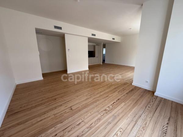 Grand appartement t5 totalement rénové à neuf