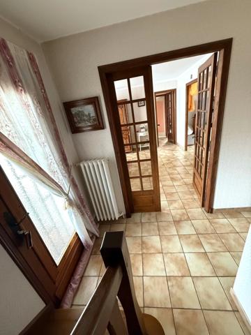 Épernon – Quartier recherché – Maison familiale de 4 chambres – Sous-sol total – Jardin