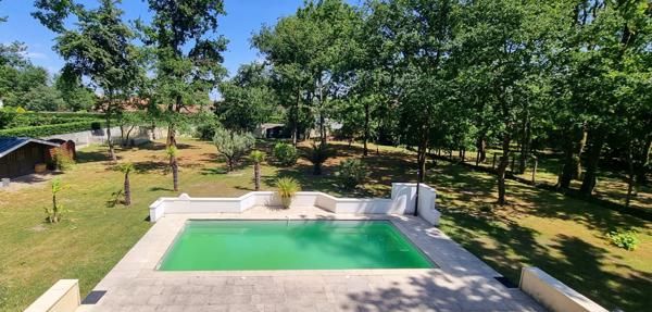 PAREMPUYRE  - Maison 180 m² avec jardin de près de 3000 m² - BORDEAUX METROPOLE