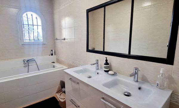 PAREMPUYRE  - Maison 180 m² avec jardin de près de 3000 m² - BORDEAUX METROPOLE