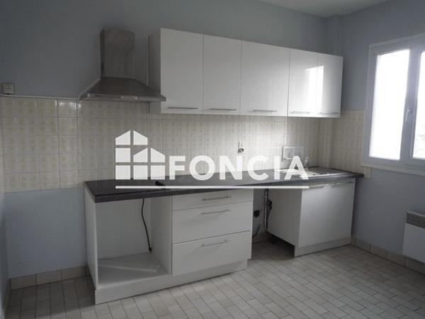 Location Appartement 3 pièces 73.46 m² - CARREFOUR SAINT ELOI BAT.L Rodez 12000