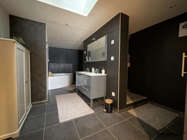 Vente Loft 162m 2 - 3 chambre(s) - Tourcoing, Victoire • Réf. VA27224