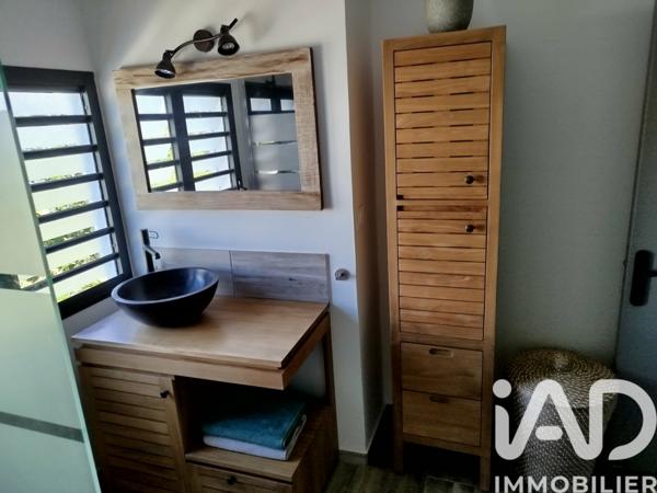 Location appartement 2 pièces 50 m² Saint-Pierre