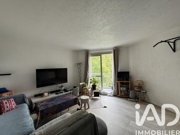 Location studio 40 m² Vaux-le-Pénil