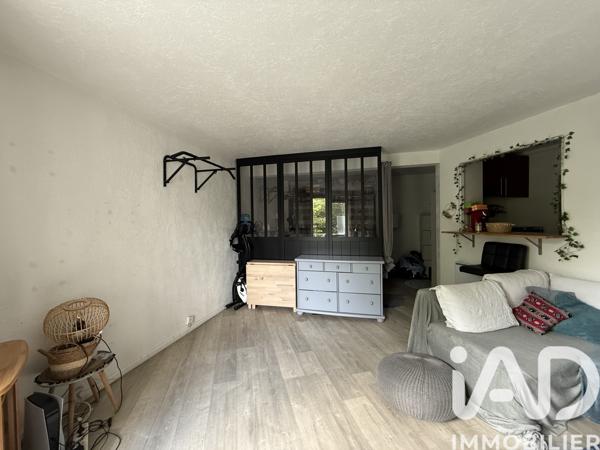 Location studio 40 m² Vaux-le-Pénil