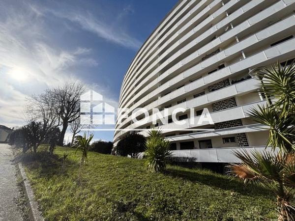 Location Appartement 4 pièces 74.7 m² - 160 RUE DU FAUBOURG BONNEFOY Toulouse 31500