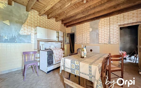 Maison à vendre    2 pièces • 74,10 m2 Louroux-de-Bouble