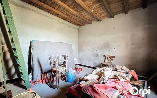 Maison à vendre    2 pièces • 74,10 m2 Louroux-de-Bouble