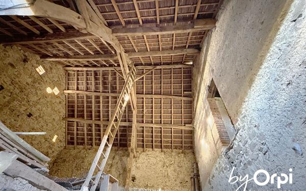 Maison à vendre    2 pièces • 74,10 m2 Louroux-de-Bouble